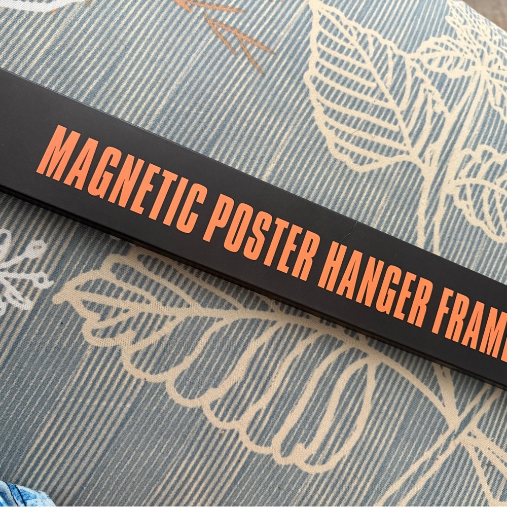Magnetic Poster Hanger Frame